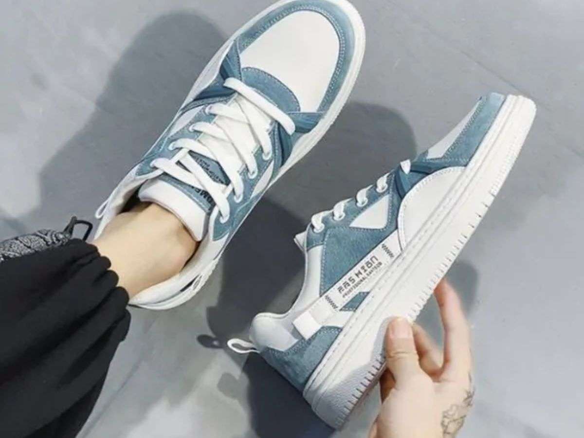 Cảm nhận chất liệu và mùi keo