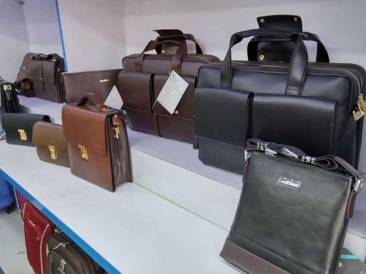 Nên lựa chọn những shop có nhiều đánh giá tích cực của khách hàng cũ