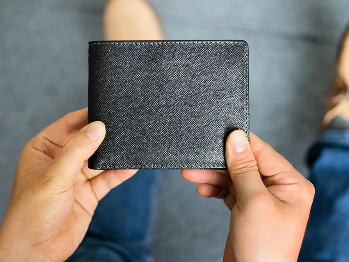 Ví classic thích hợp với người sử dụng nhiều tiền mặt và thẻ
