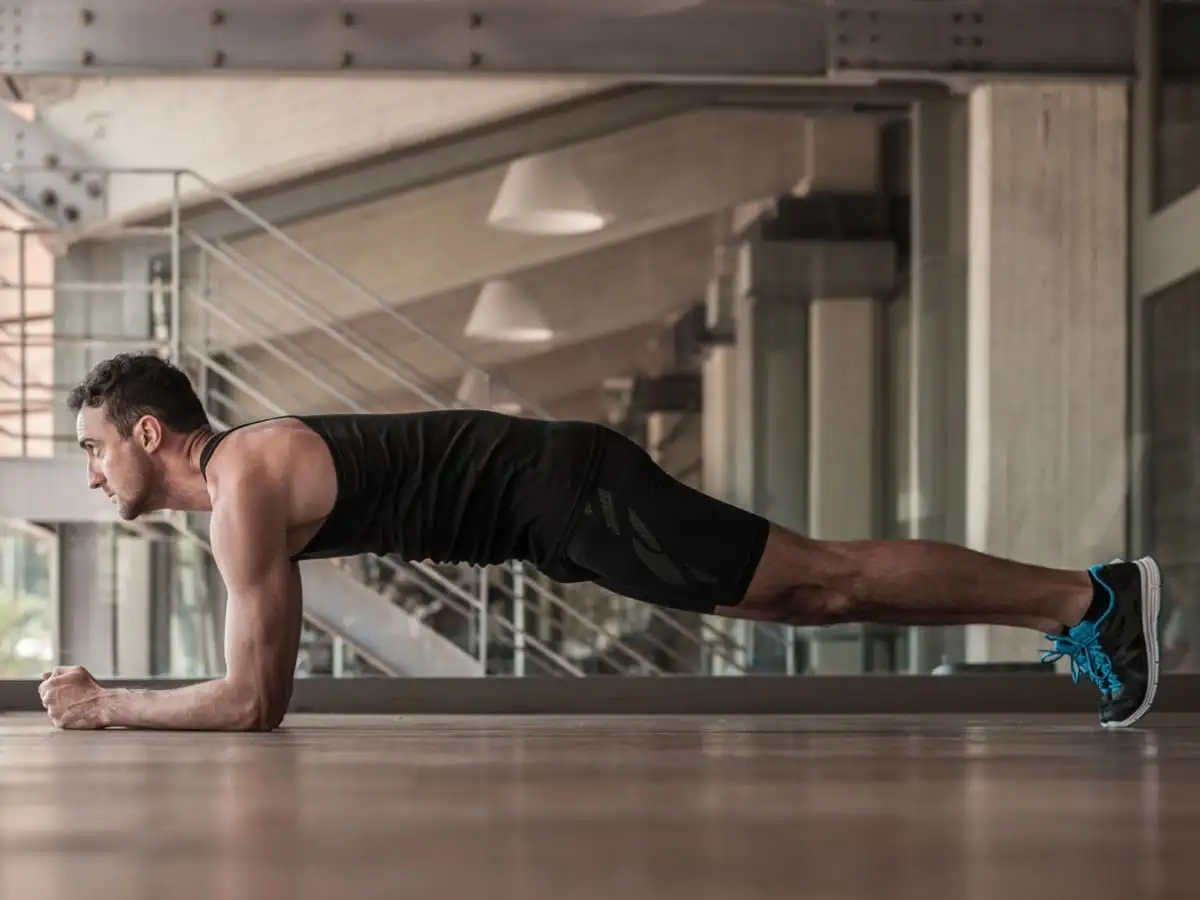 Chú ý plank đúng cách để tránh chấn thương tối đa hiệu quả