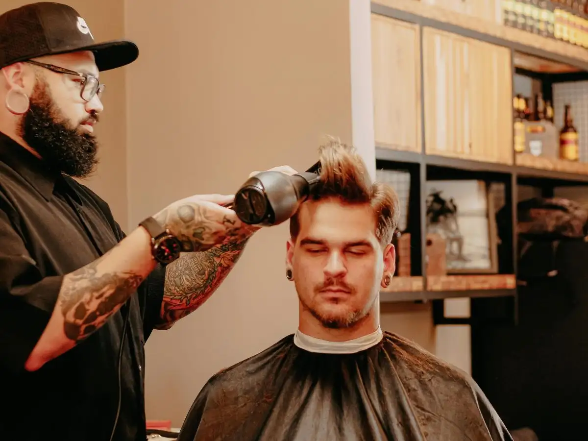 Pre-styling là bước không thể thiếu nếu bạn muốn mái tóc đẹp chuẩn salon