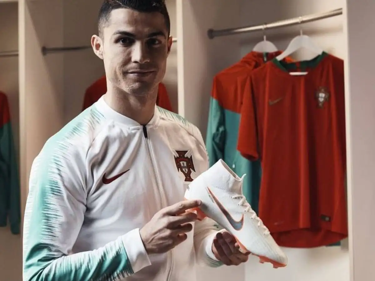 Hợp tác với ngôi sao thể thao như Cristiano Ronaldo là một cách marketing hiệu quả của Nike