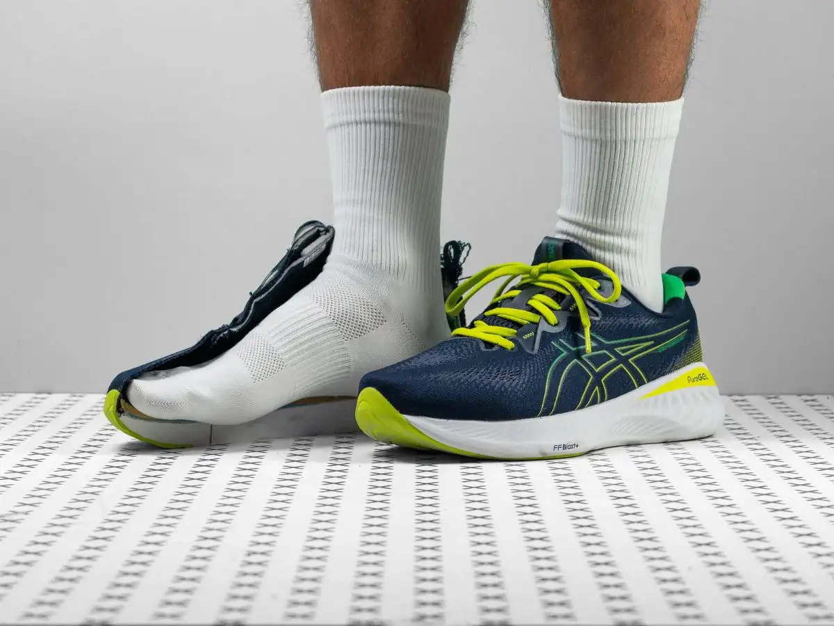 Giày chạy bộ trên máy Asics GEL-Cumulus 25 