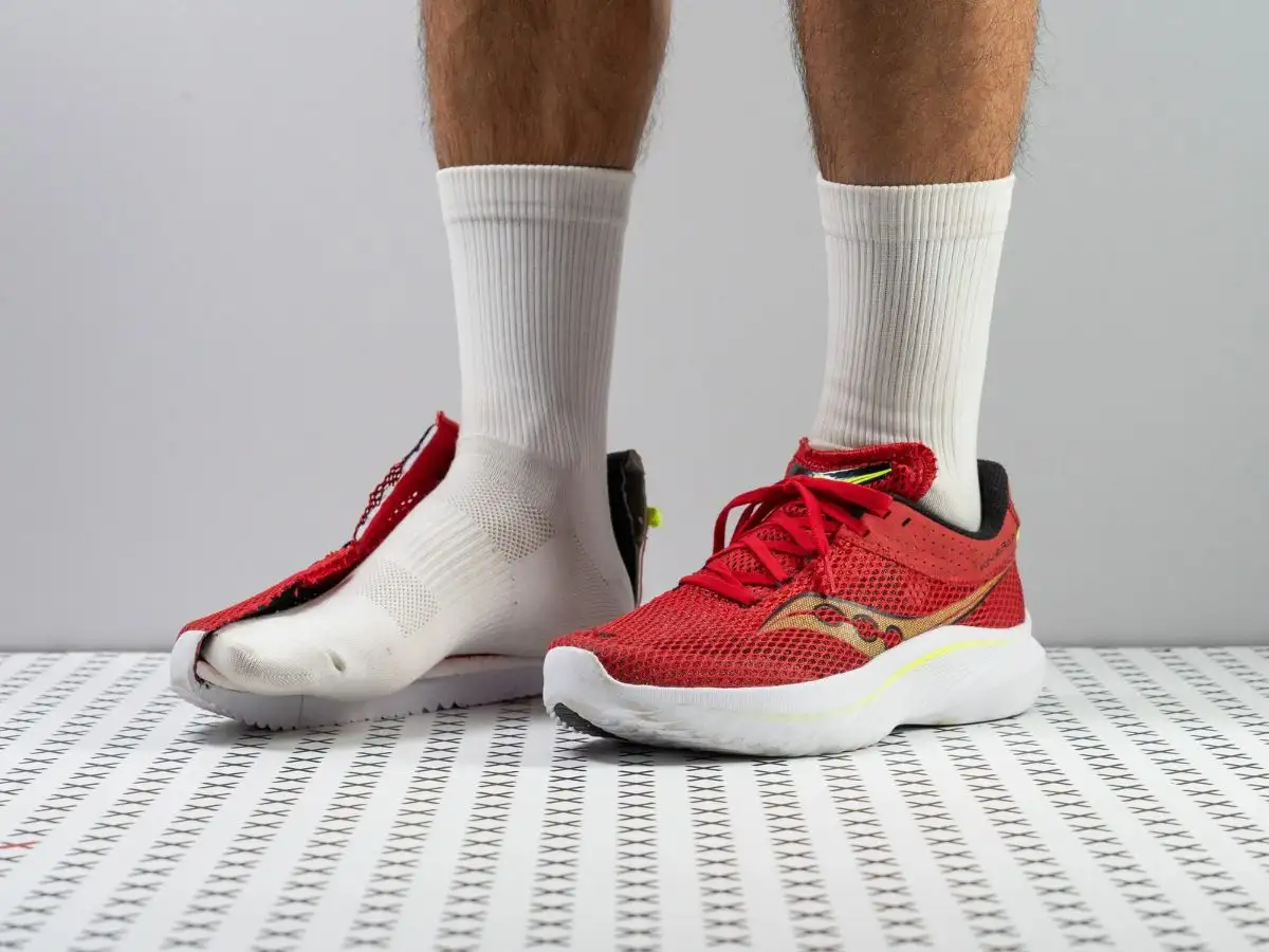 Giày chạy bộ trên máy Saucony Kinvara 14