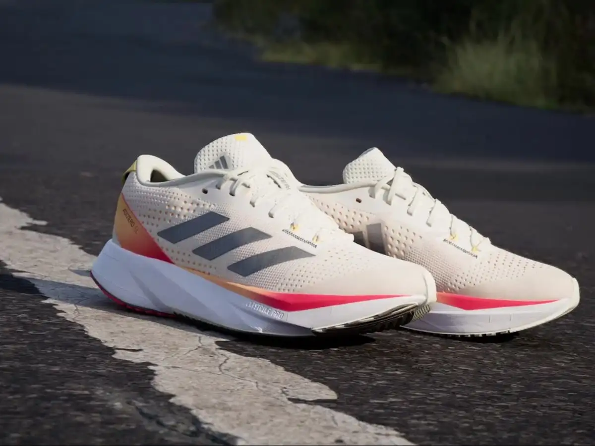 Giày chạy bộ trên máy Adidas Adizero SL