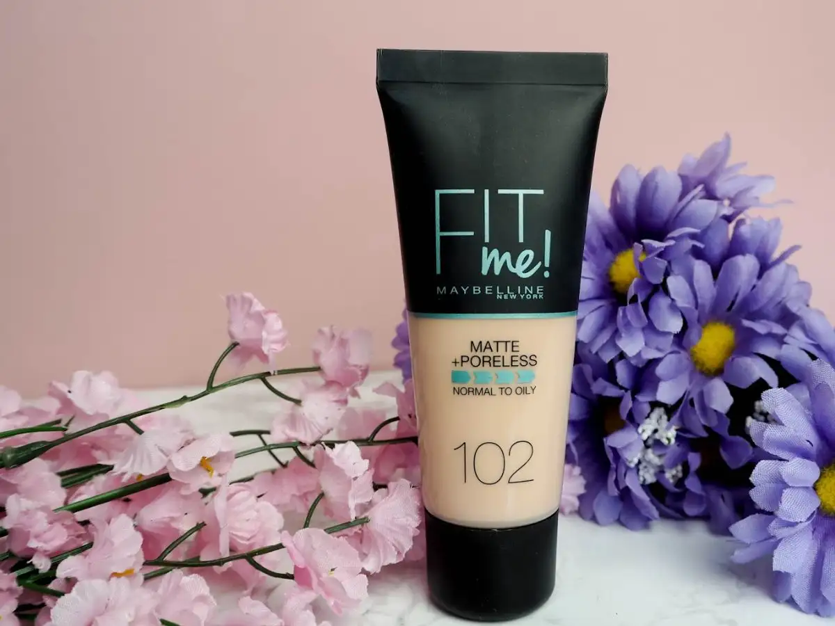 Kem nền cho da mụn Maybelline Fit Me Matte + Poreless