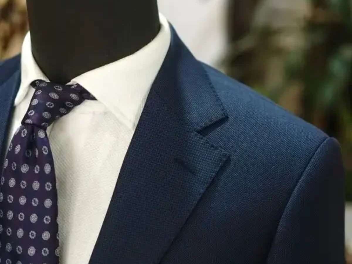 Hoạ tiết Tartan trên áo blazer nam giúp chàng tôn lên phong cách riêng