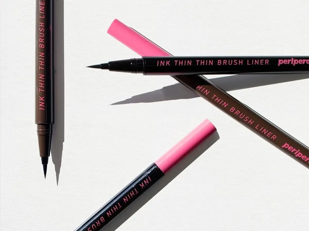 Peripera Ink Thin Thin Brush Liner là sản phẩm nổi bật với thiết kế đầu cọ siêu mảnh