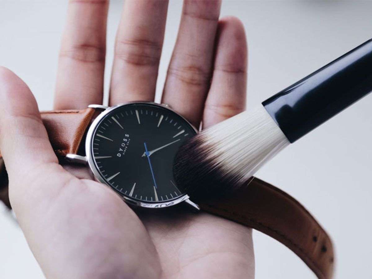 Cần lưu ý chống va đập, tránh nước để giữ đồng hồ luôn bền đẹp