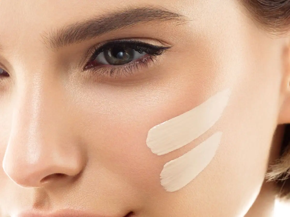 Kem nền giúp bạn có lớp nền mịn màng, tự nhiên