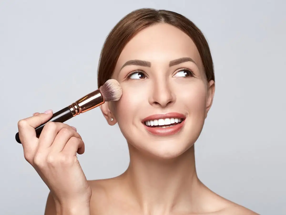 Phấn phủ không làm bí da nếu bạn chọn đúng loại phấn phủ phù hợp