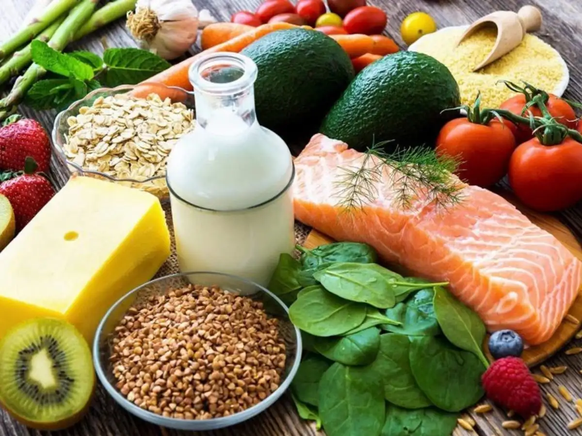 Chế độ ăn uống đủ chất sẽ giúp khắc phục tình trạng rụng tóc ở nam giới