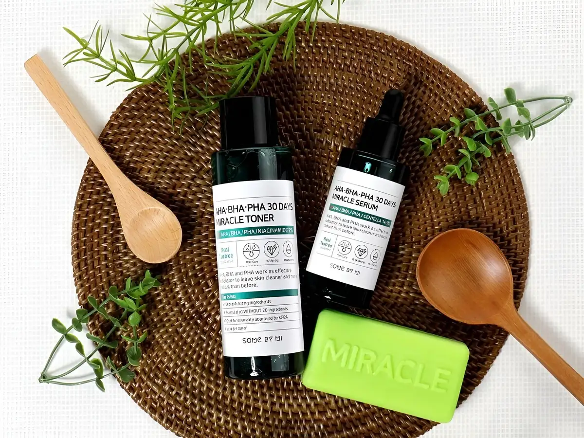 Some By Mi AHA-BHA-PHA 30 Days Miracle Toner/Serum là bộ đôi tuyệt vời cho da mụn và da dầu