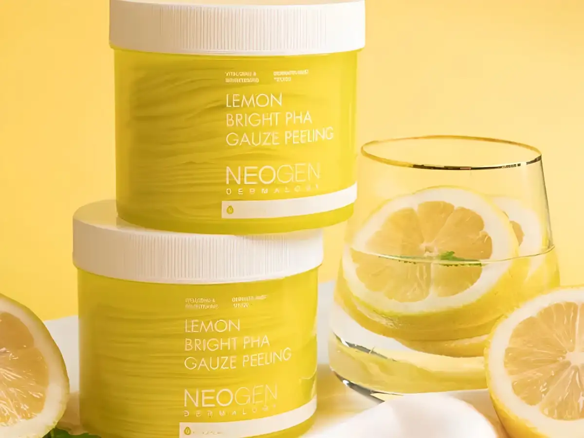 Neogen Dermalogy là sản phẩm tiện lợi với thiết kế miếng pad tẩy tế bào chết 2 trong 1