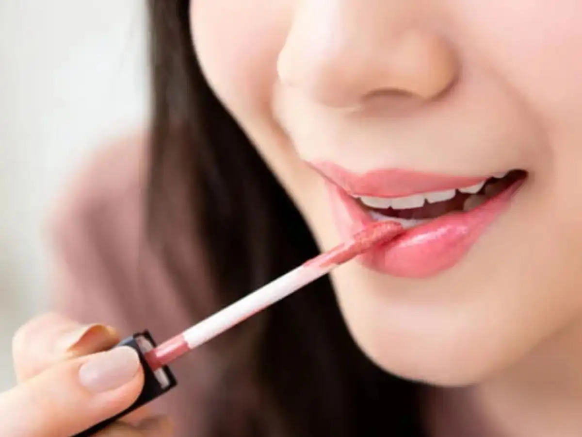 Chất son lỳ hay son kem mịn đều có những ưu điểm khác nhau