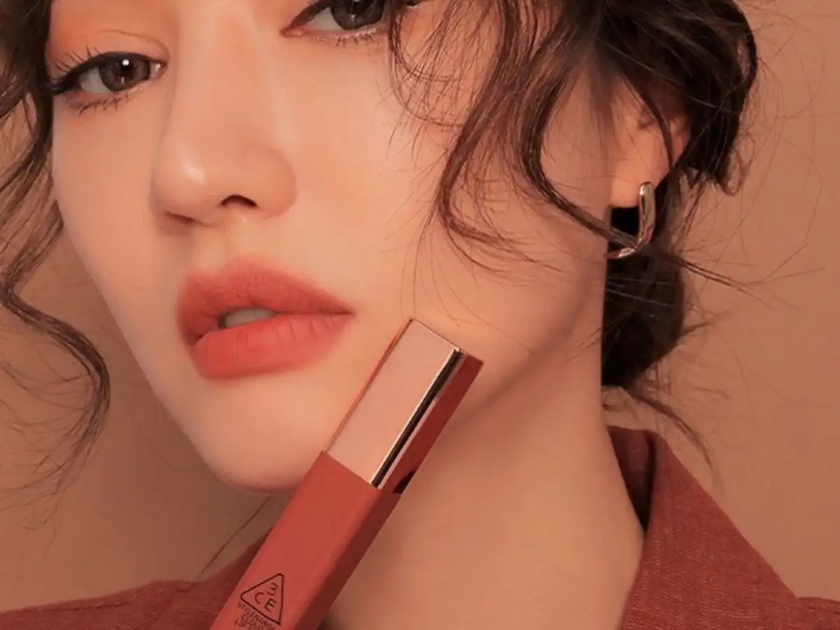 Màu hồng đất, cam đất đang là xu hướng mới nhất hiện nay