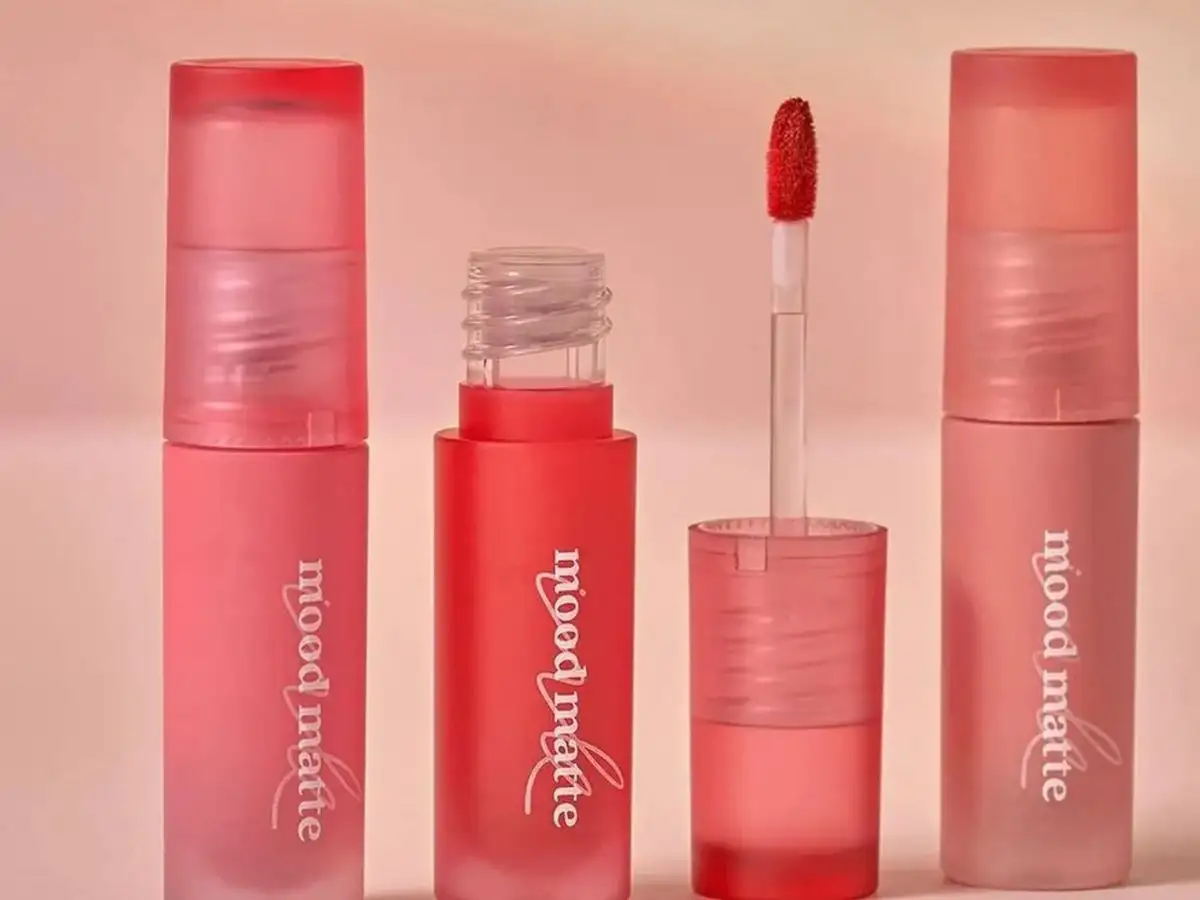 Peripera Ink Mood Glowy/Matte Tint có giá thành thích hợp với nhiều học sinh, sinh viên