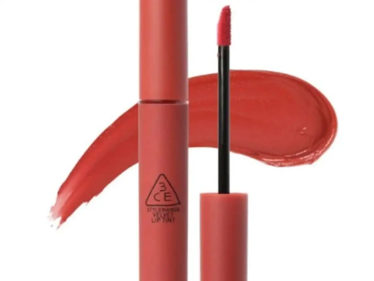 3CE Velvet Lip Tint có chất son đặc, lên màu chuẩn