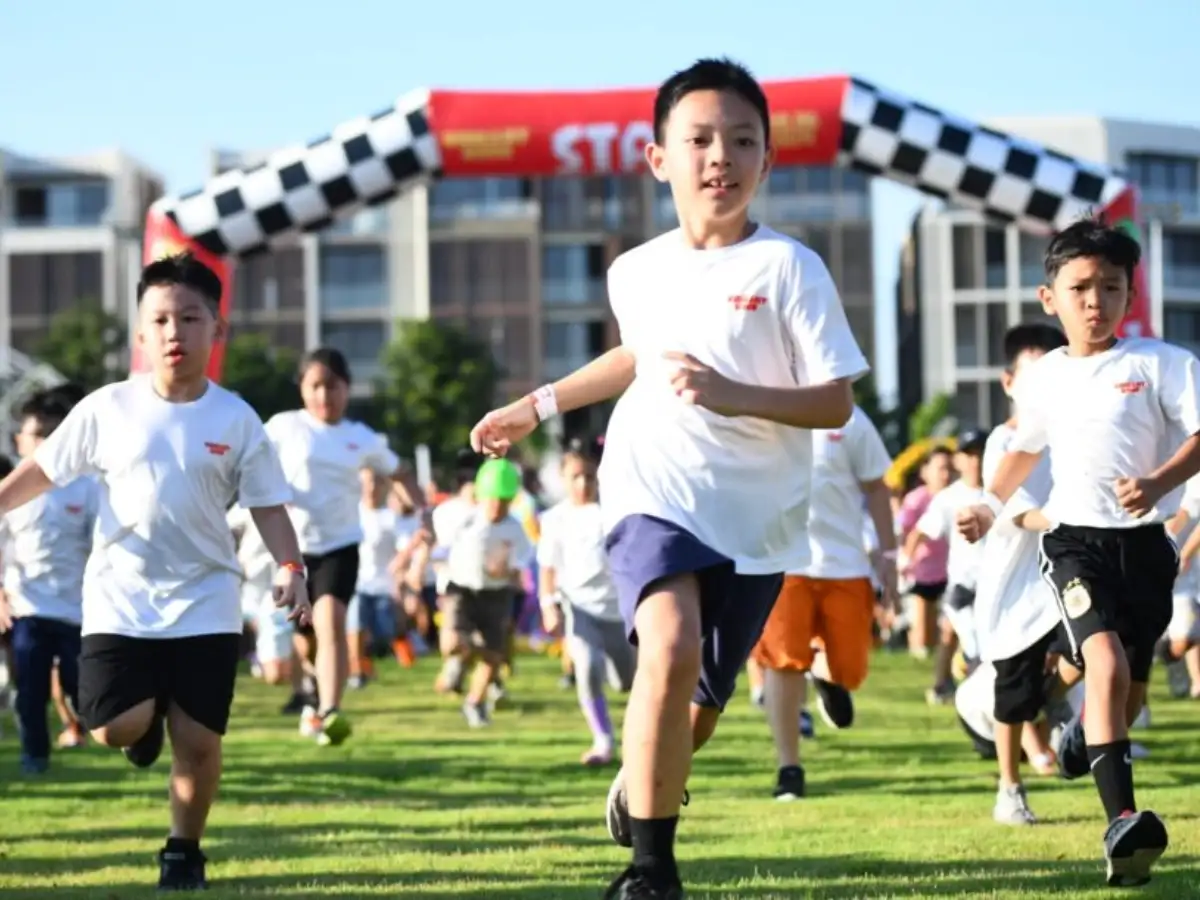 Chạy bộ thường xuyên giúp trẻ rèn luyện tính kiên trì 
