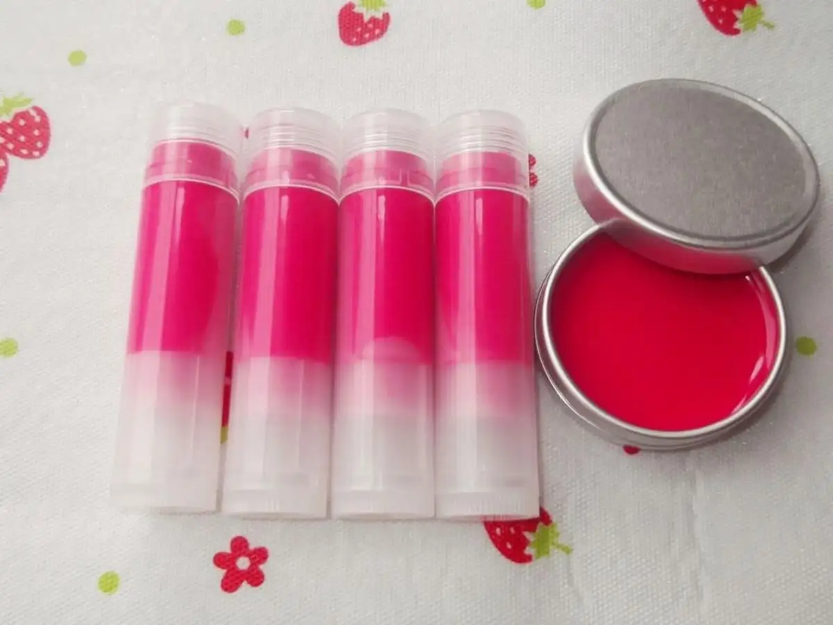 Son handmade có màu nhạt hơn các loại son môi công nghiệp khác