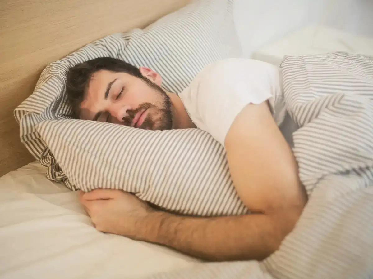 Xông hơi nhẹ nhàng vào cuối ngày có thể là một cách tự nhiên hỗ trợ giấc ngủ sâu