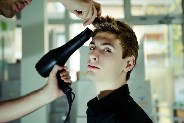 Cách chăm sóc và phục hồi tóc nam bị khô xơ hư tổn - ALONGWALKER