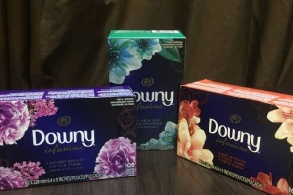 Giấy thơm quần áo local brand Downy