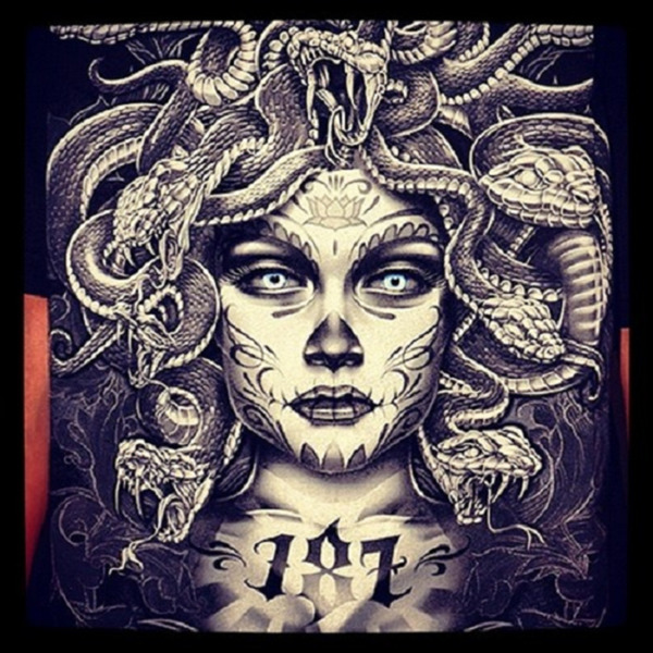 Chi tiết đẹp nhất của tatoo nữ thần Medusa chính là phần đầu rắn