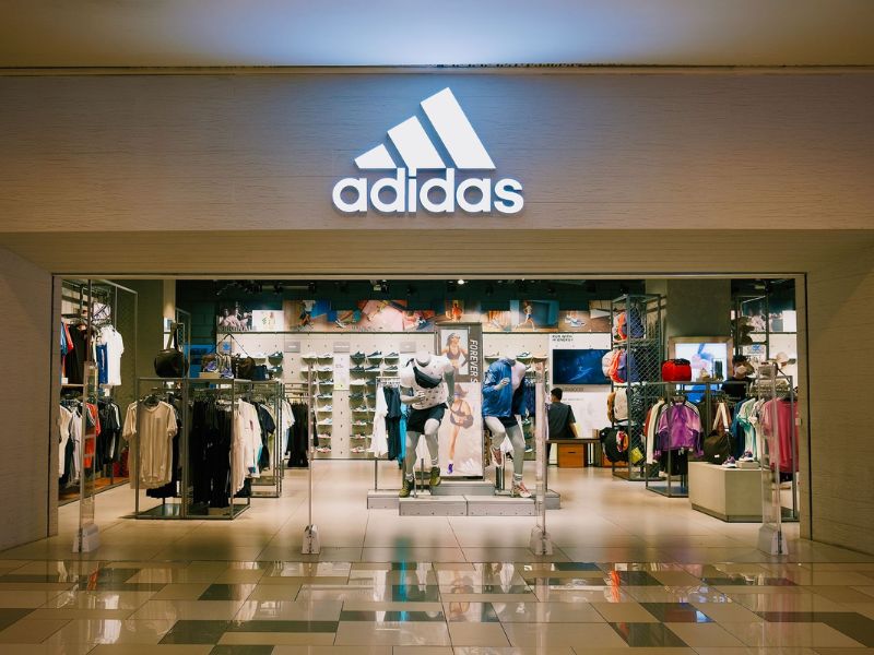 Adidas Store - cửa hàng bán áo khoác thể thao cho nam đẹp, chất