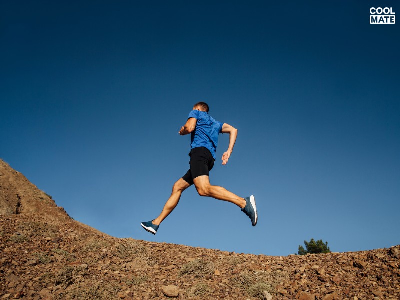 Bài tập chạy leo dốc là việc chạy lên dốc được lặp đi lặp lại trên các đoạn dốc ngắn