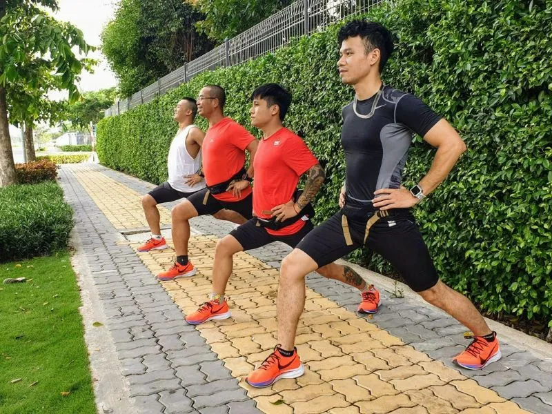 Khởi động kỹ càng trước khi chạy bộ