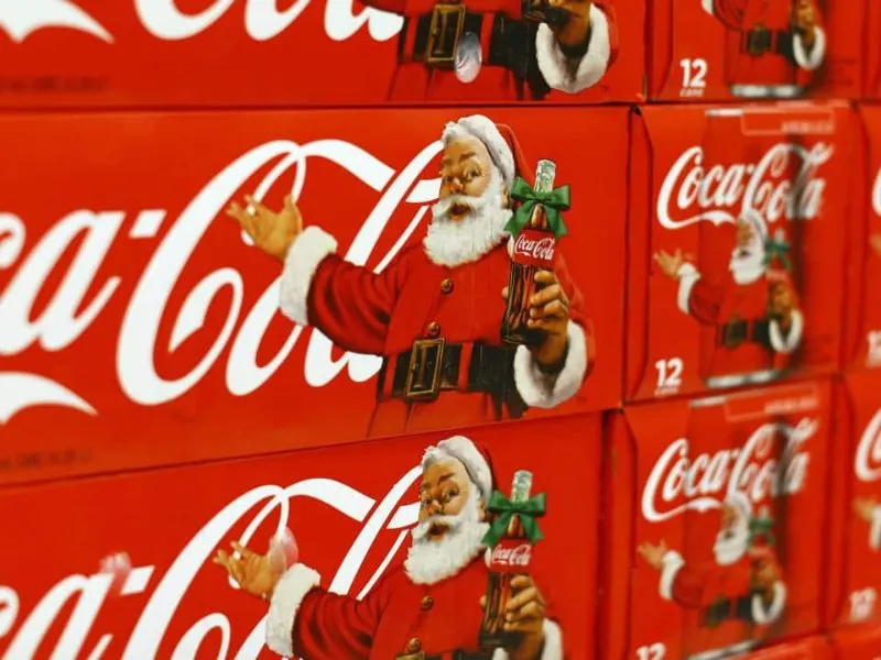 ong-gia-noel-co-that-khong-3164Coca Cola có công lớn trong việc xây dựng hình tượng ông già noel trong bộ đồ màu đỏ