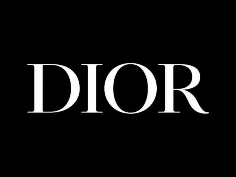 Biểu tượng “DIOR” có thiết kế sang trọng, đẳng cấp