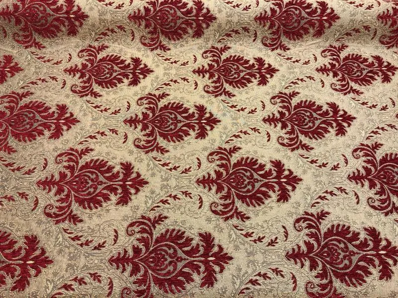 Lụa Damask mang lại cảm giác mềm mại và bóng mịn khi chạm trực tiếp