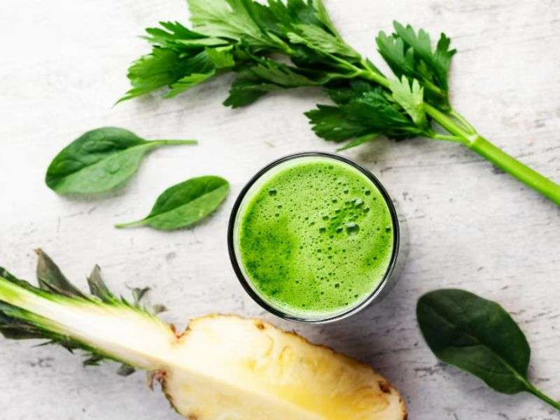 detox dứa và cần tây