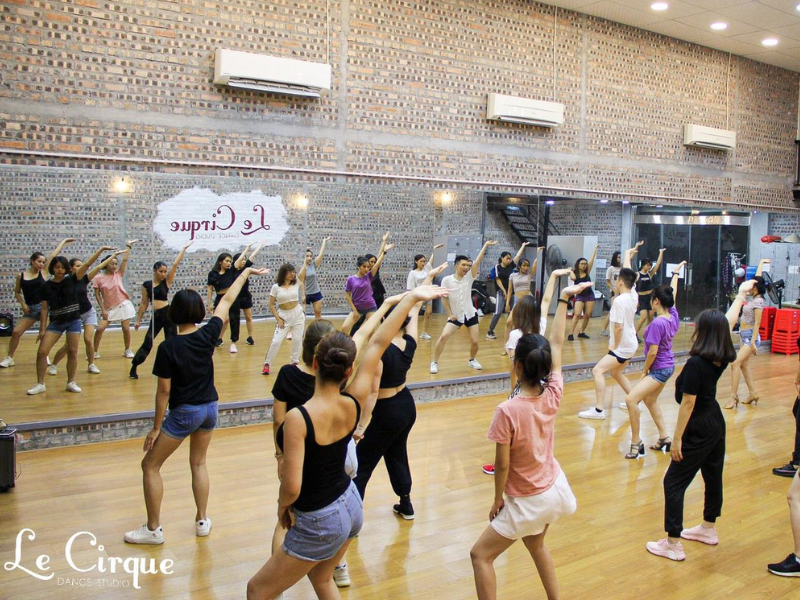 Le Cirque là địa điểm học Zumba lý tưởng tại Hà Nội