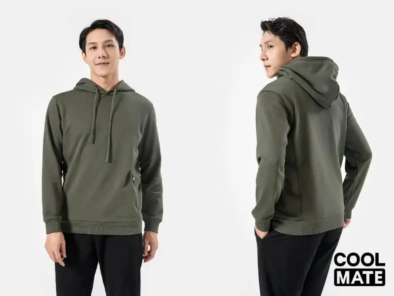 Quần dài đen phối với áo Hoodie cá tính 