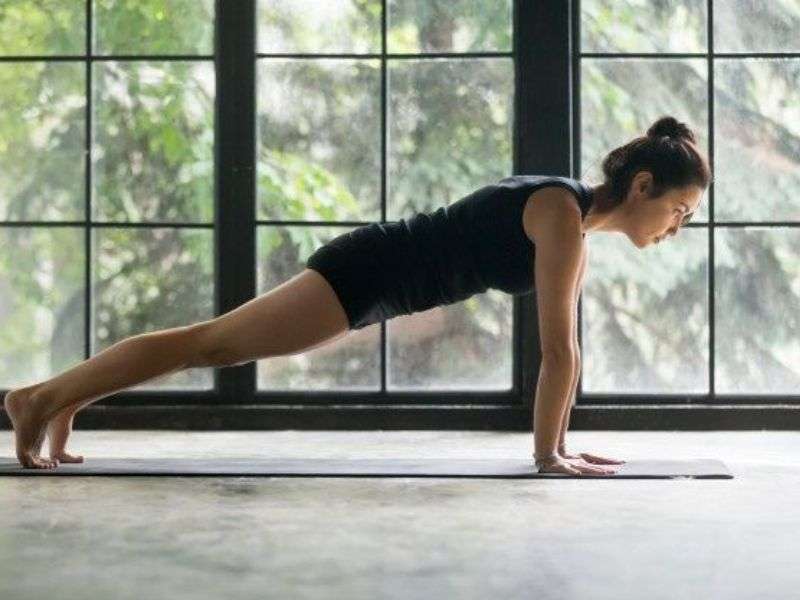 Tư thế Plank giữ thăng bằng