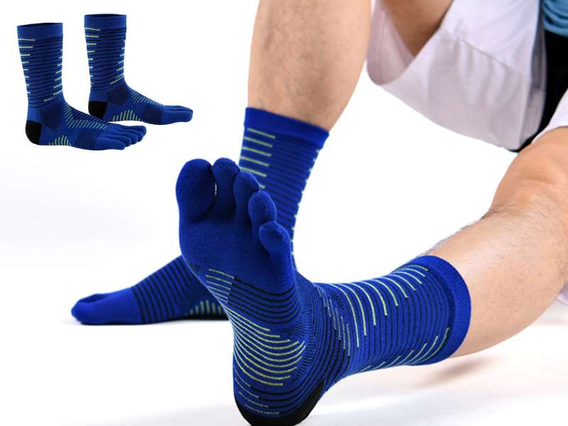  Tất là phụ kiện không thể thiếu cho các hoạt động thể thao hoặc di chuyển hằng ngày