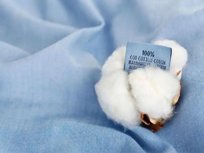 Toàn bộ các tấm vải cotton organic đều được nhuộm màu bằng các hỗn hợp chất an toàn với sức khỏe con người