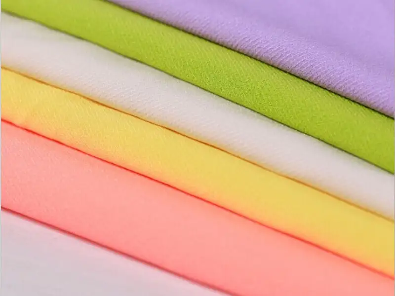 Vải Microfiber có khả năng chống nhăn rất tốt, nên bảo đảm tính thẩm mỹ