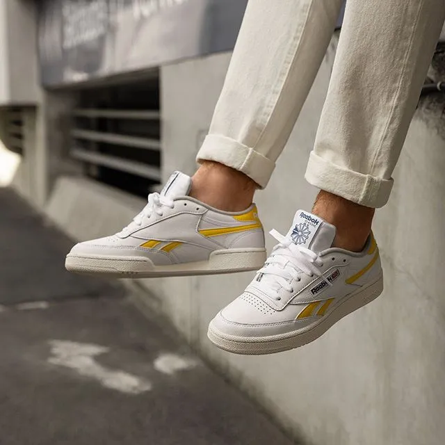 giày reebok minimal retro là gì