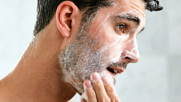 Hãy massage da để kích thích nang lông mọc nhanh hơn 