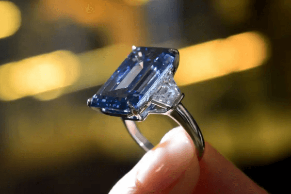 nhẫn kim cương đắt tiền và đẹp nhất thế giới