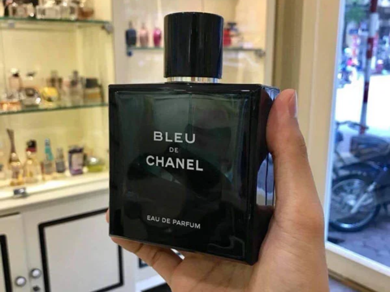 Giá nước hoa Bleu de Chanel nam bao nhiêu? 