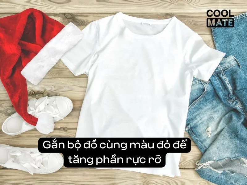 Gắn bộ đồ cùng màu đỏ để tăng phần rực rỡ