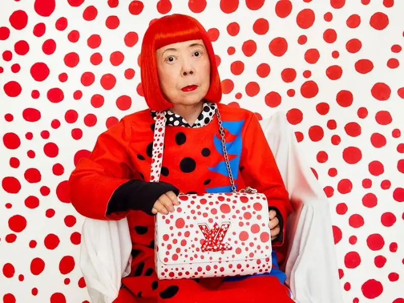 Yayoi Kusama - “Nữ Hoàng Chấm Bi”: Biến Tổn Thương Tinh Thần Thành Nghệ Thuật Bất Diệt