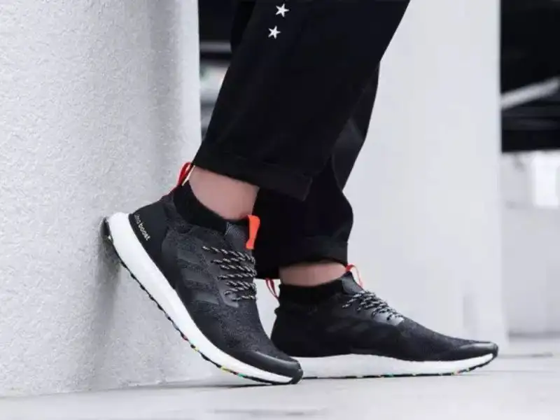 Adidas UltraBoost Mid G26841 hiện đại, cá tính 