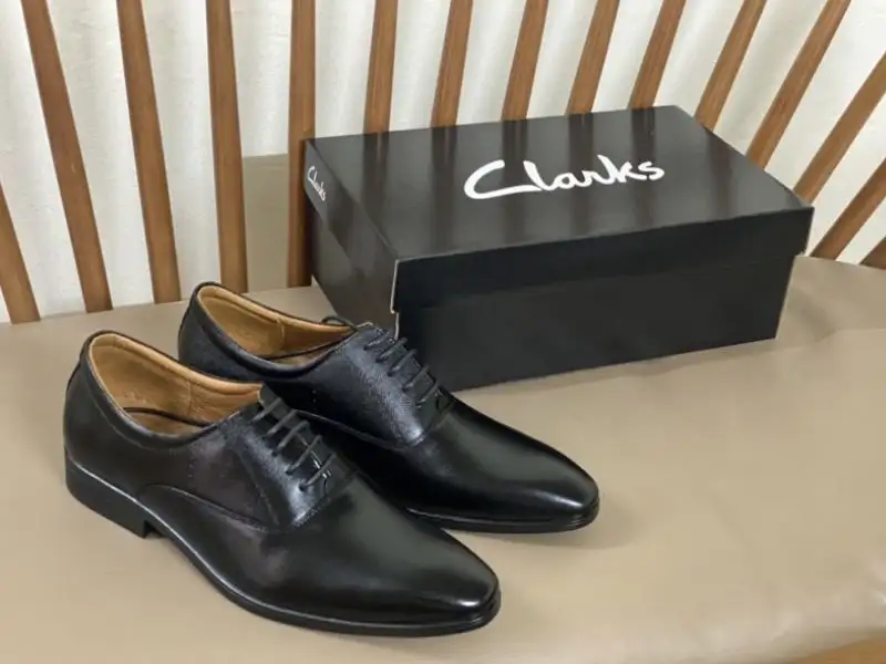 Thương hiệu giày Tây nam Clarks