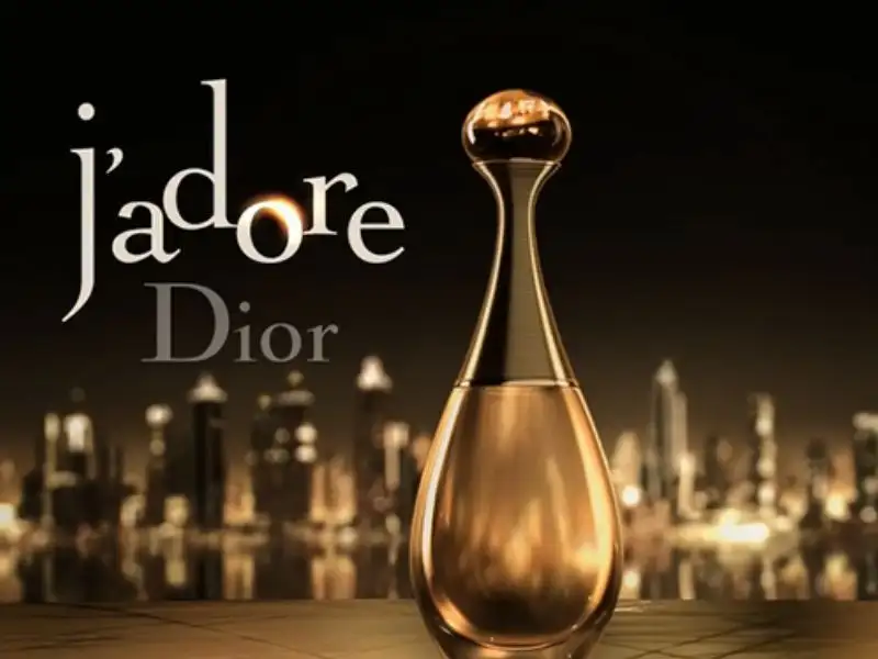 Dior J Adore Eau De Parfum mang vẻ thanh lịch và cuốn hút